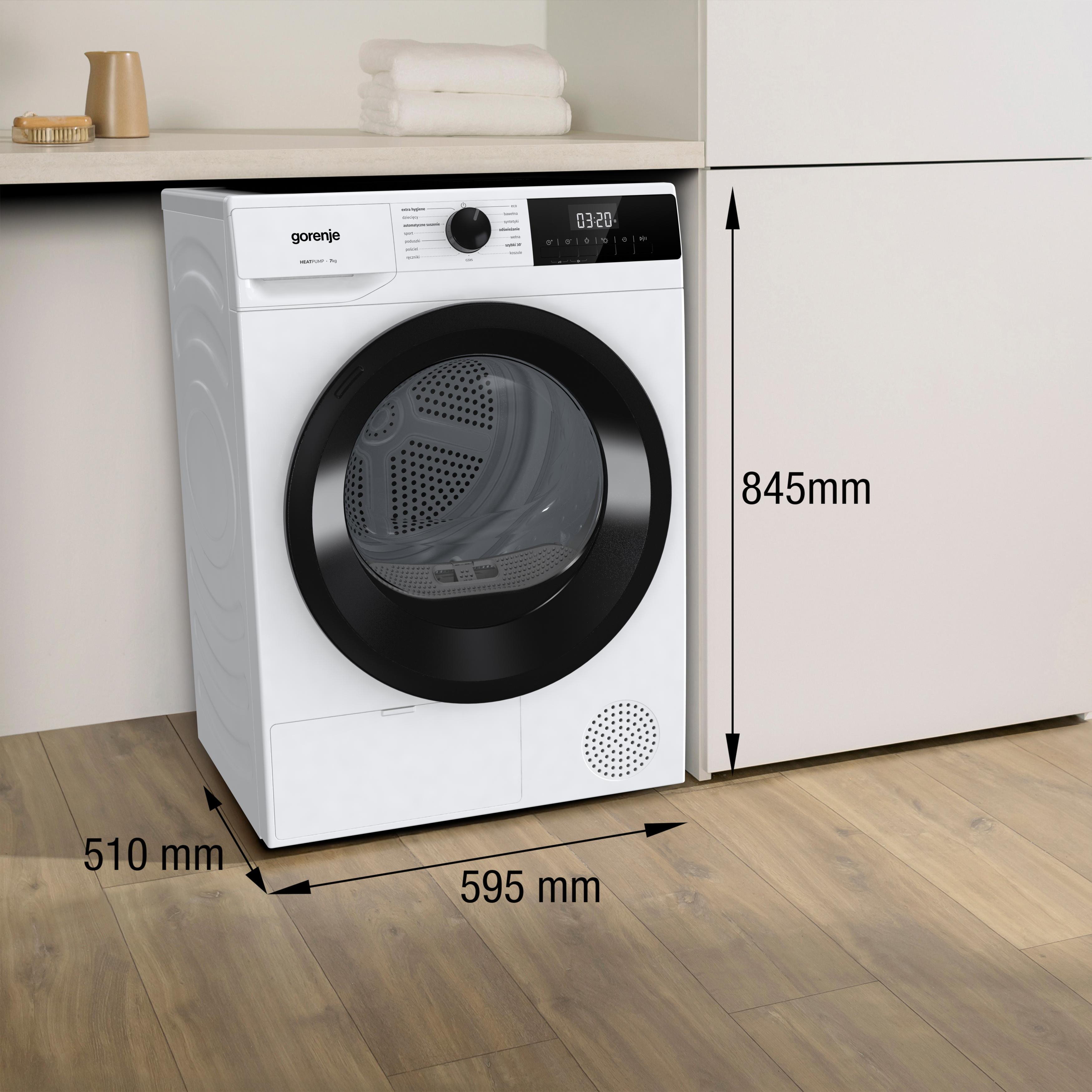 Ein weißer Gorenje Wäschetrockner mit schwarzer Tür und Bedienfeld. Maße sind angegeben.