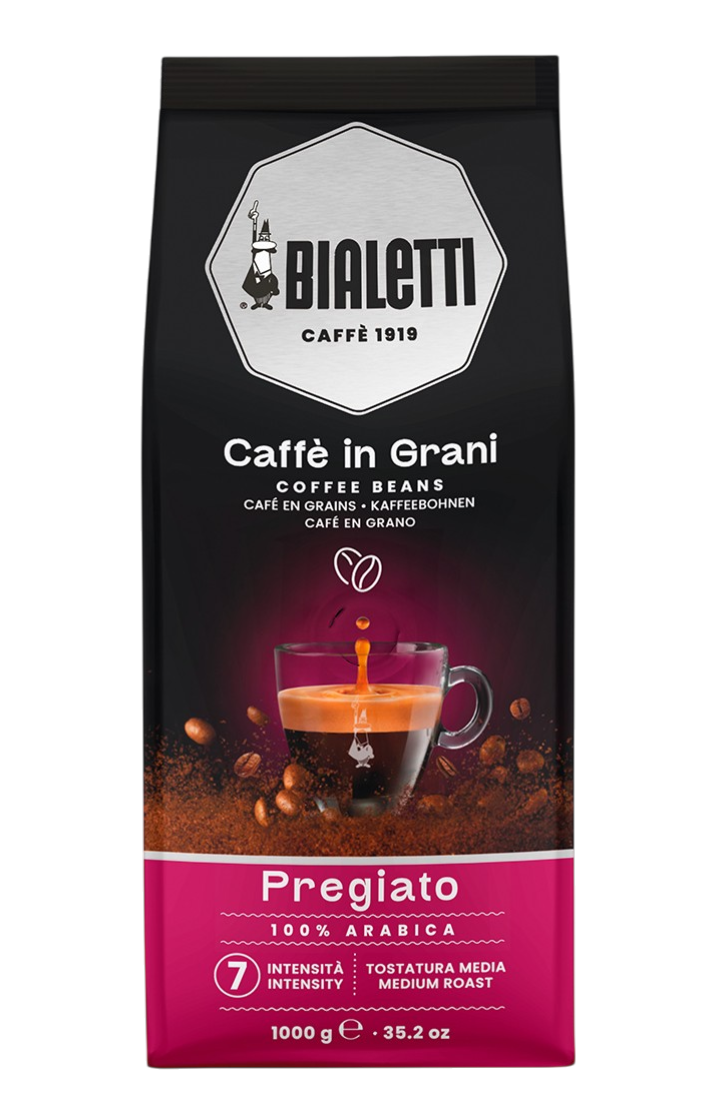 Bialetti Pregiato Kaffeebohnen-Tüte mit Espressotasse und Kaffeebohnen.