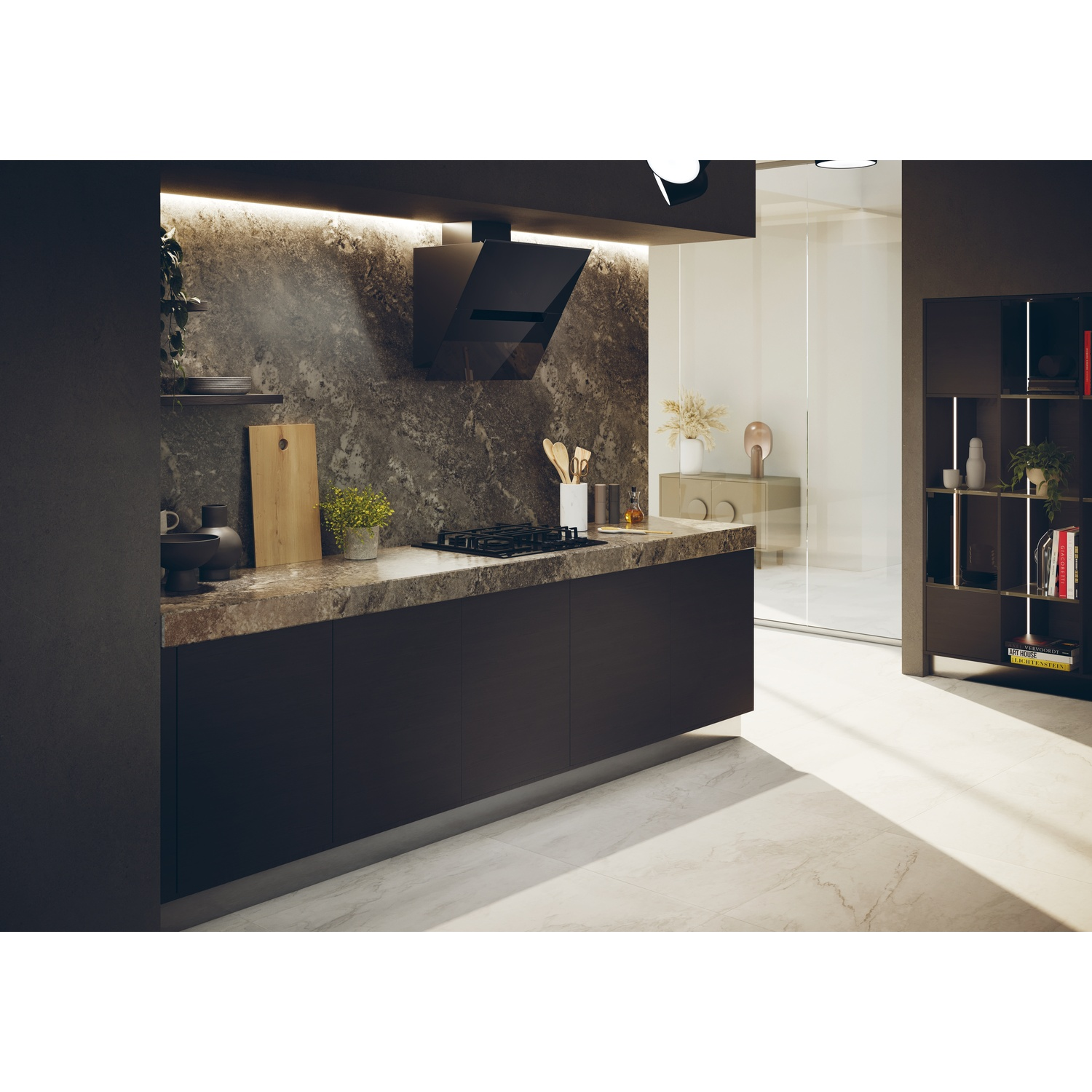 Cucina moderna scura con piano di lavoro in marmo, cappa e illuminazione.