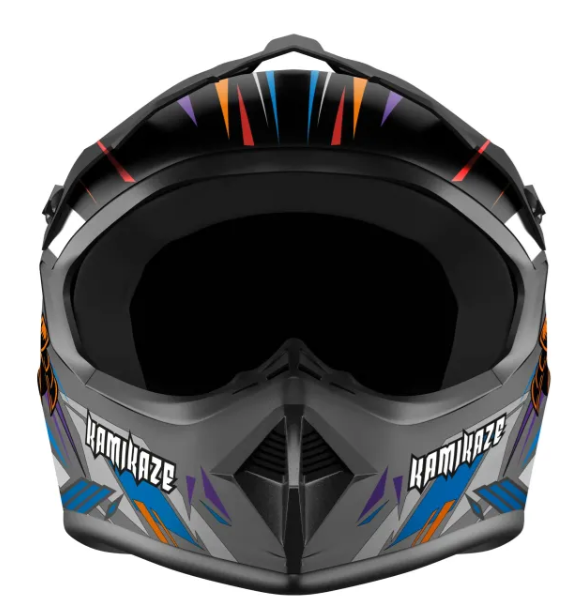 Szary kask motocyklowy w kolorowe paski ze słowem "KAMIKAZE".