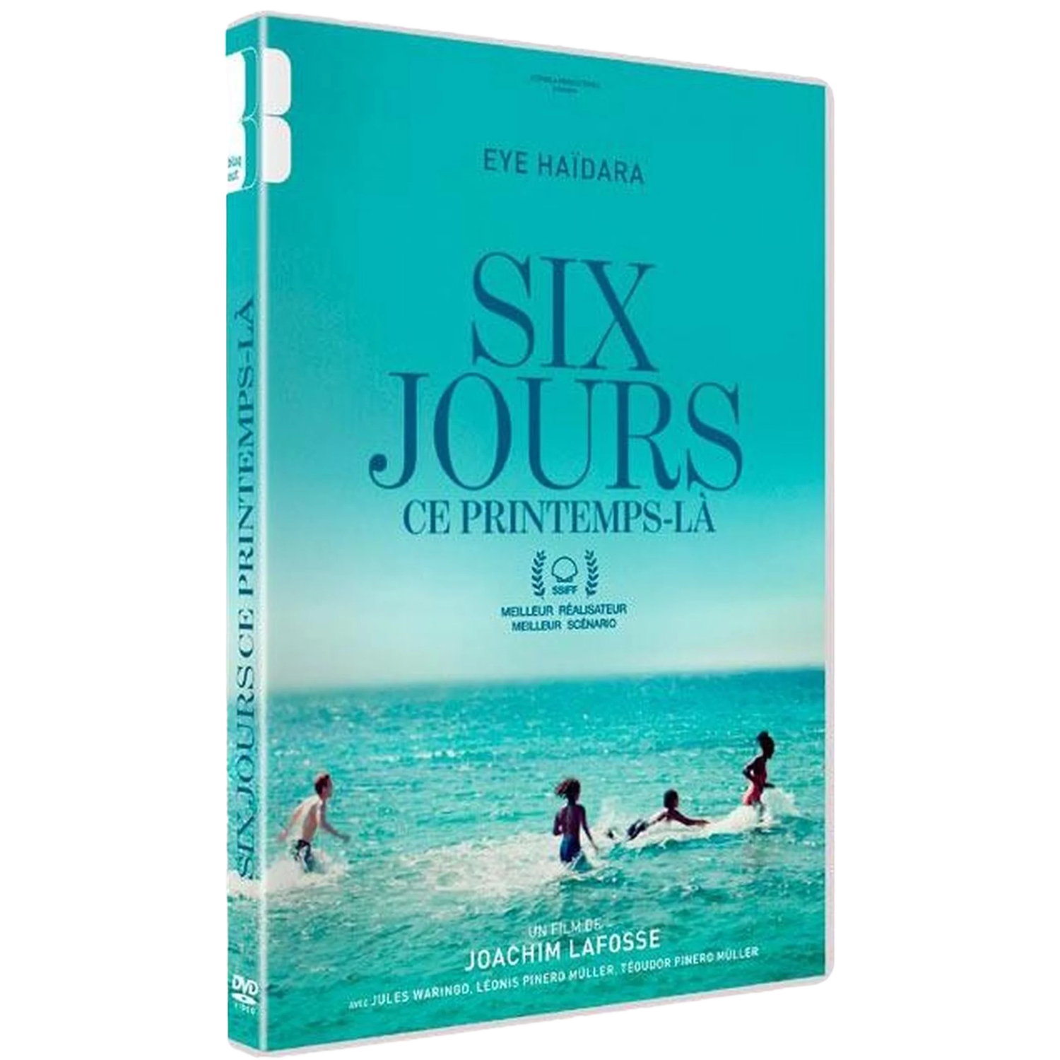 Boîtier DVD avec affiche de film : des enfants jouent dans la mer, titre