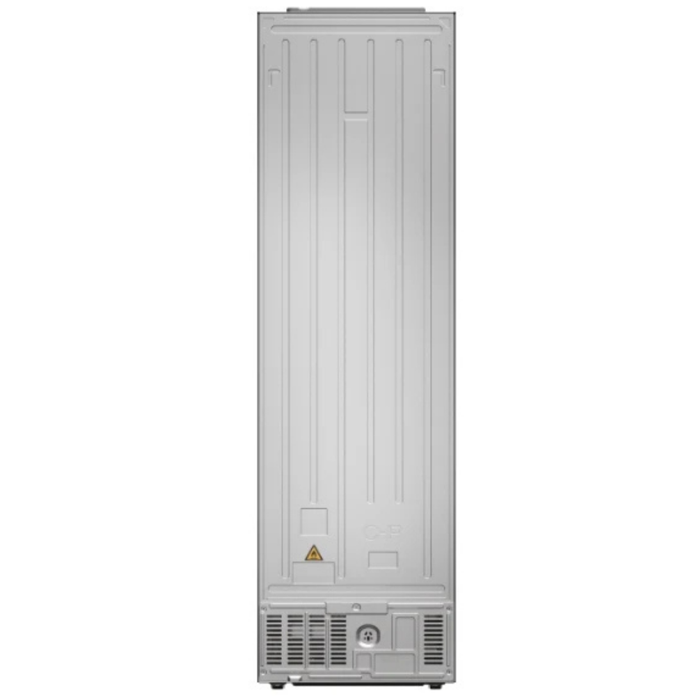 La parte trasera de un refrigerador blanco con ranuras verticales y ventilación abajo.