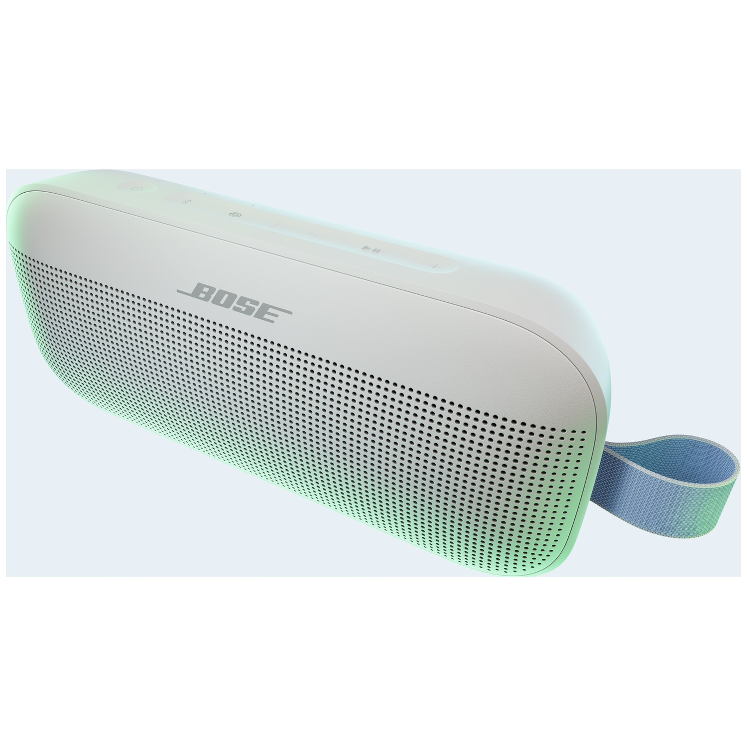 Een witte Bose speaker met draaglus tegen een lichtblauwe achtergrond.