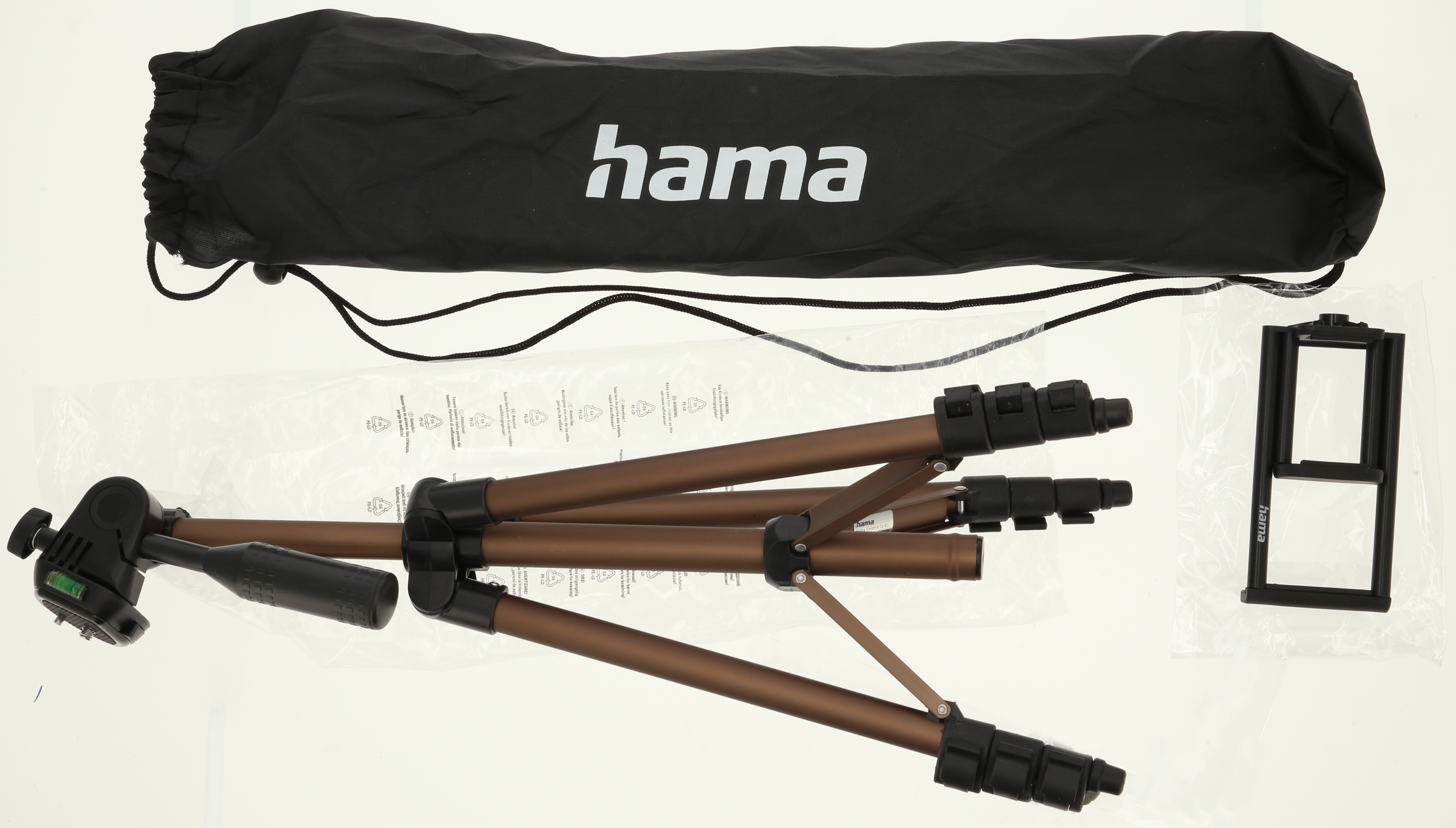 Siyah çanta ve montajlı kahverengi Hama tripod.