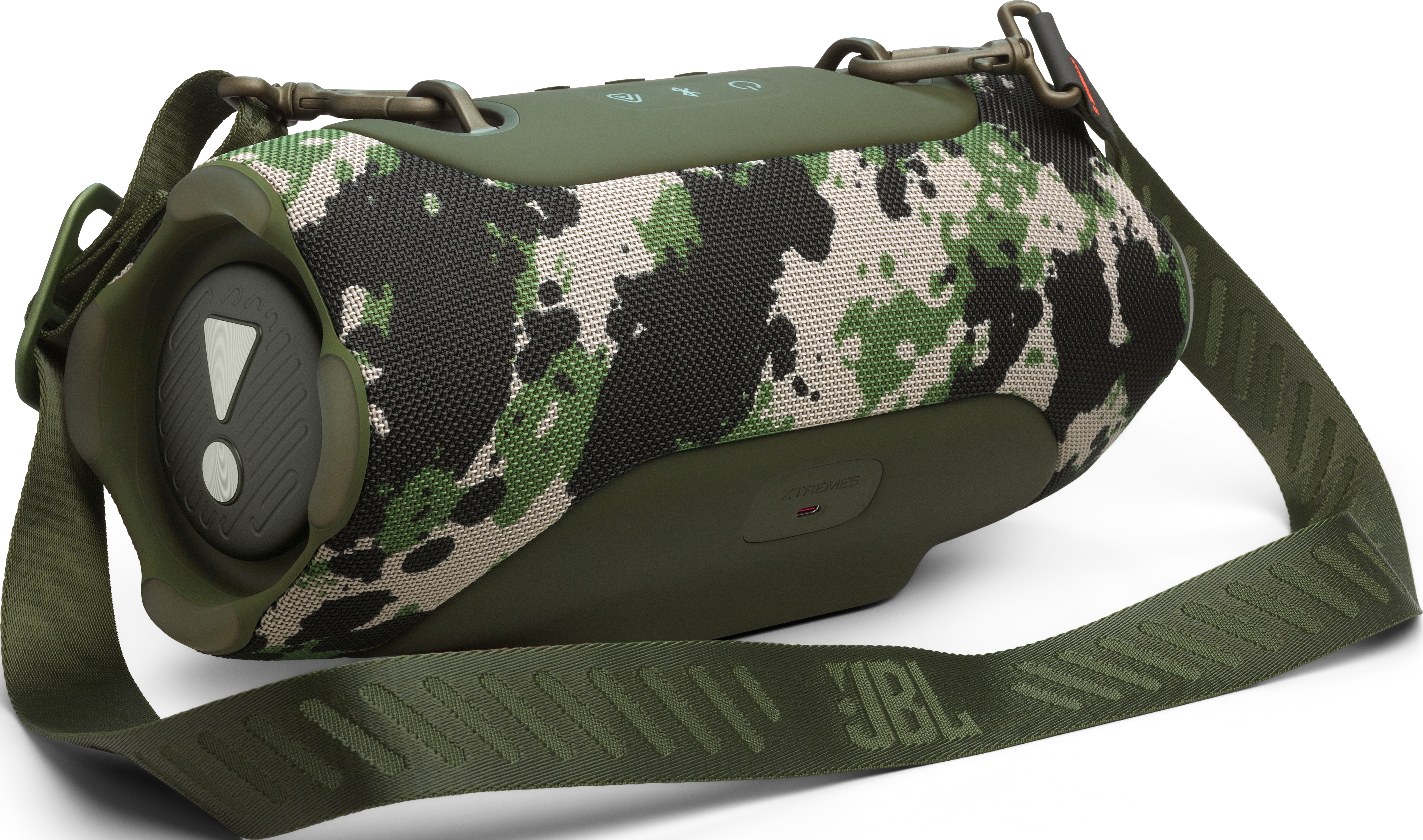 Grüner Camouflage-Lautsprecher mit Tragegurt und Schnallen, auf weißem Hintergrund.