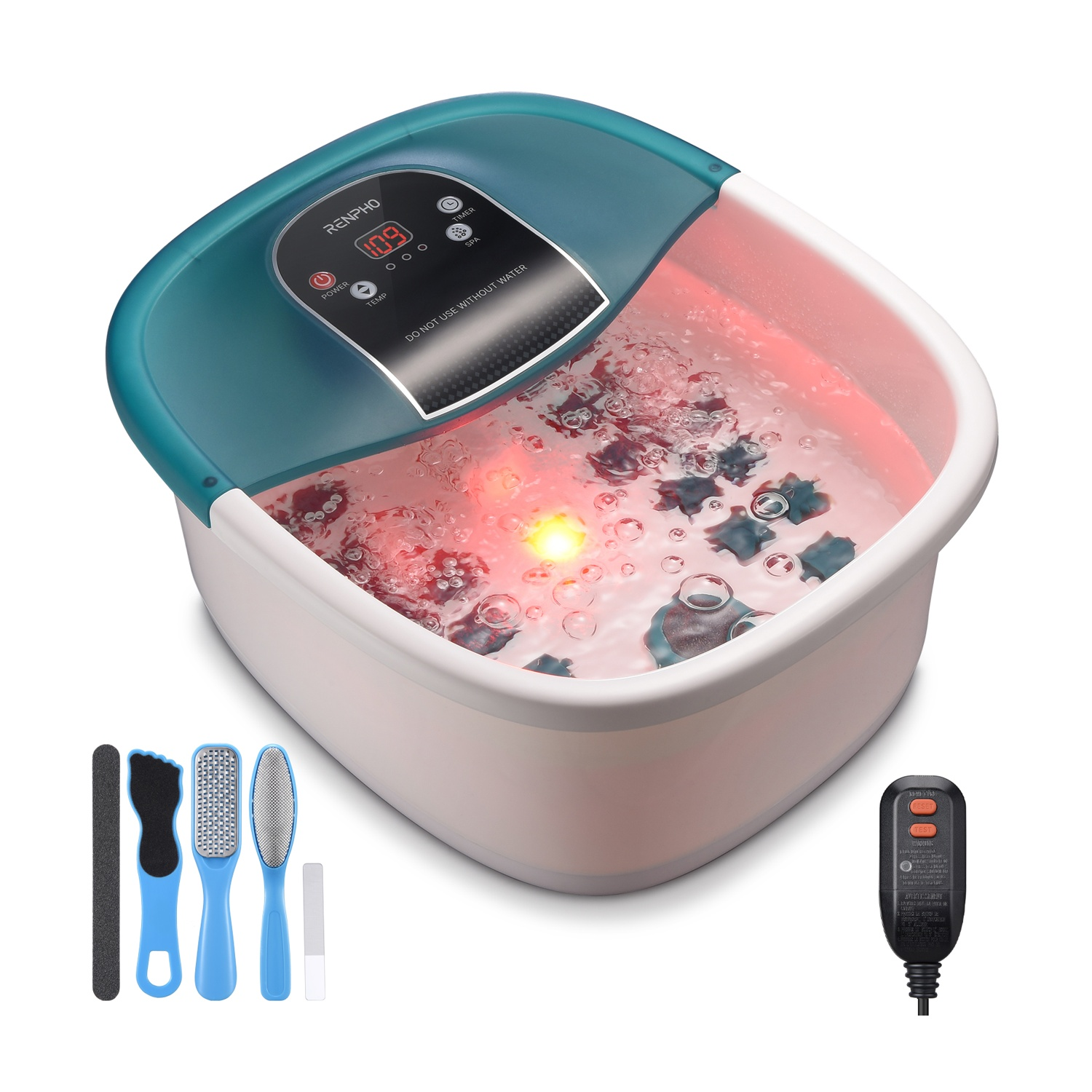 Un pediluvio con funzione massaggio, telecomando e attrezzi per pedicure.