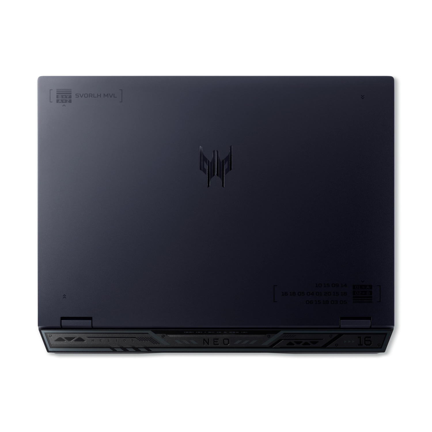 Laptop blu scuro con logo Predator e incisioni di testo sul coperchio.