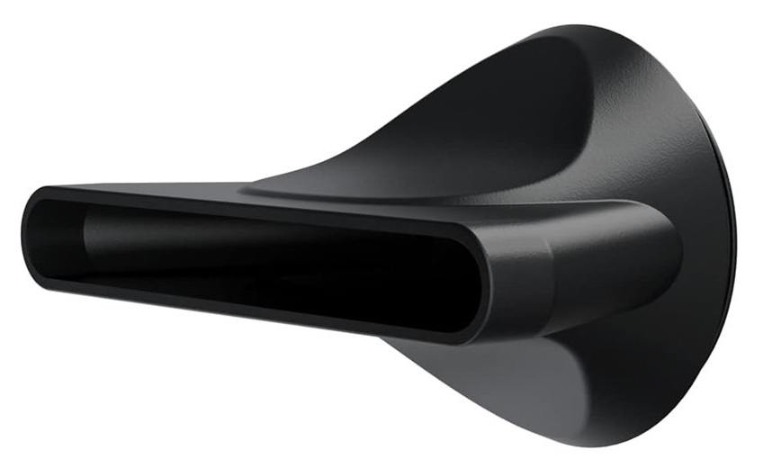 Czarna dysza suszarki do włosów z płaskim, szerokim ujściem na białym tle.