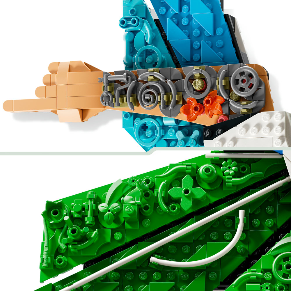 Ein detaillierter Blick auf bunte Lego-Konstruktionen mit grünen und blauen Elementen.