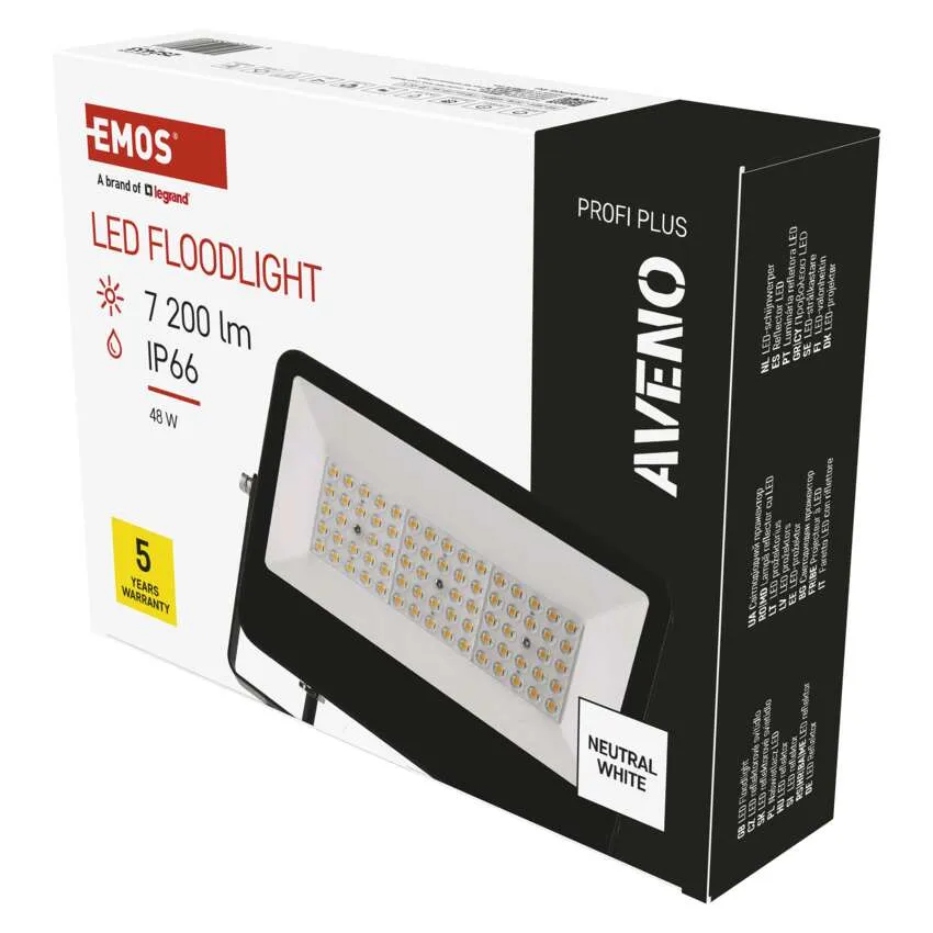 Fehér LED-es reflektor csomagolása termékspecifikációkkal és márkanevekkel.