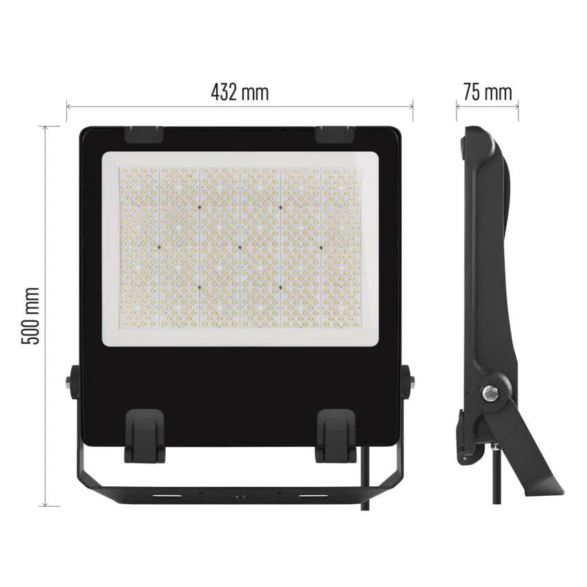 Fekete LED-es reflektor, 500x432x75mm, sok LED-del.