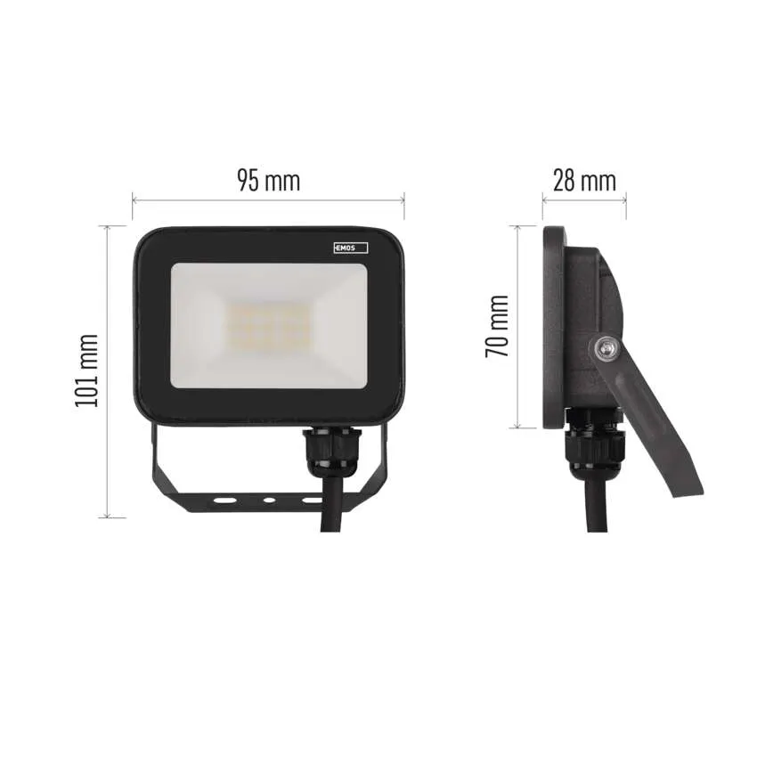 Fekete LED reflektor méretei 101x95x28mm, tartókonzollal.