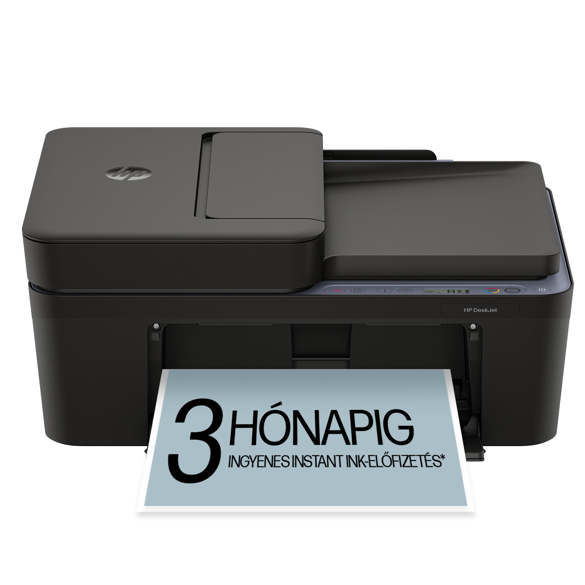 Egy fekete HP DeskJet nyomtató, egy papírral, amelyen ez áll: "3 HÓNAP INGYENES INSTANT INK-ELŐFIZETÉS".