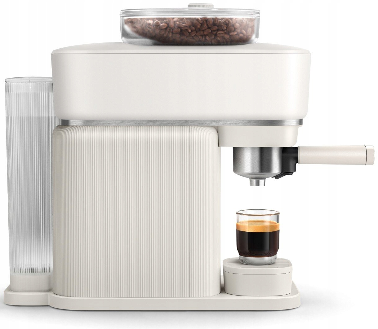Biała maszyna do kawy ze zbiornikiem na ziarna, zbiornikiem na wodę i espresso w szklance.