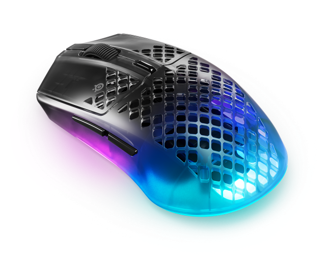 Perforowana mysz z niebiesko-fioletowym podświetleniem RGB na czarnym tle.