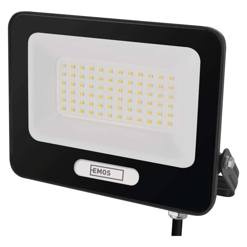 Fekete LED-es reflektor sok kis sárga LED-del és EMOS logóval.