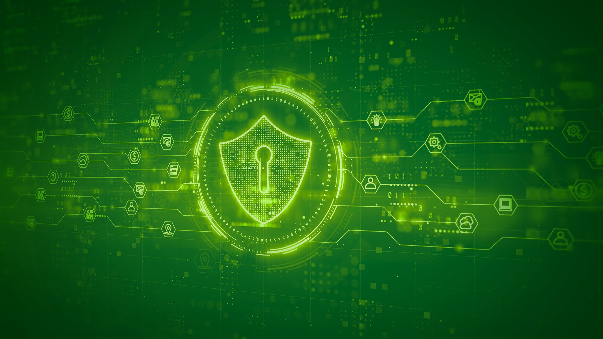Escudo digital verde con ojo de cerradura, código binario e íconos de tecnología.