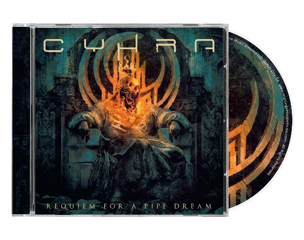 CD-Cover: Thronender Skelettkönig im Dunkeln, Bandname CYHRA, Albumtitel.