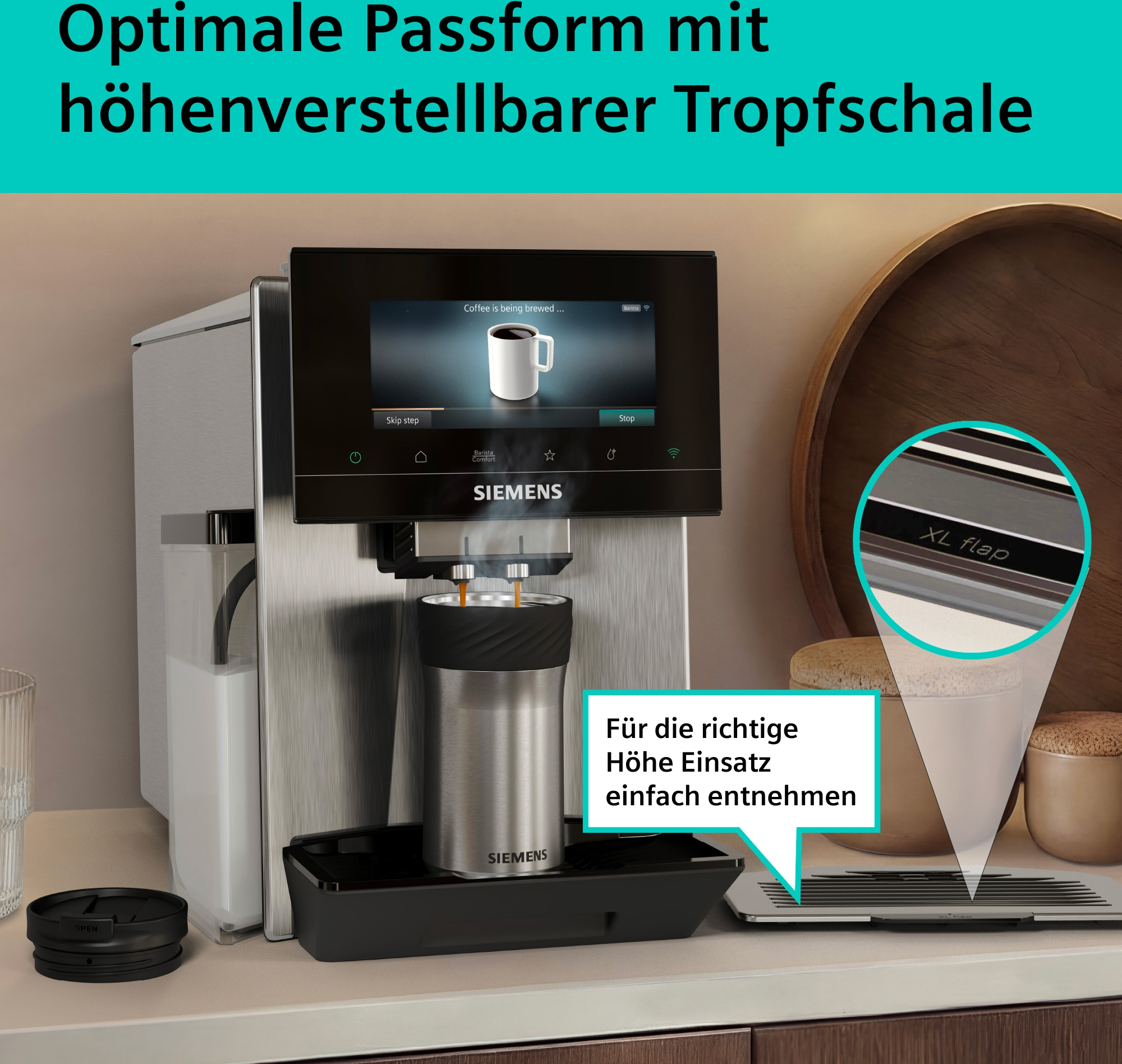 Siemens Kaffeemaschine brüht Kaffee in einen Metallbecher. Höhenverstellbare Tropfschale.