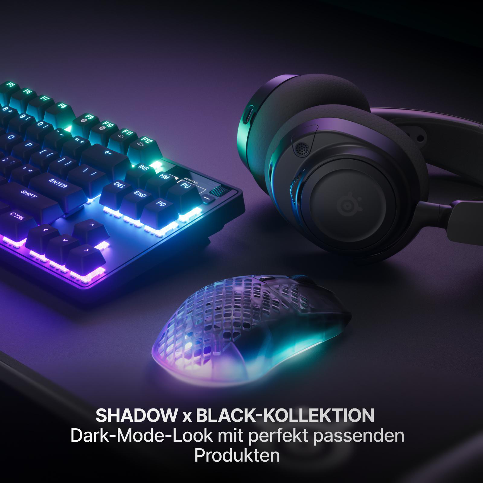 Gaming-Tastatur, Maus und Kopfhörer mit RGB-Beleuchtung auf dunklem Hintergrund.