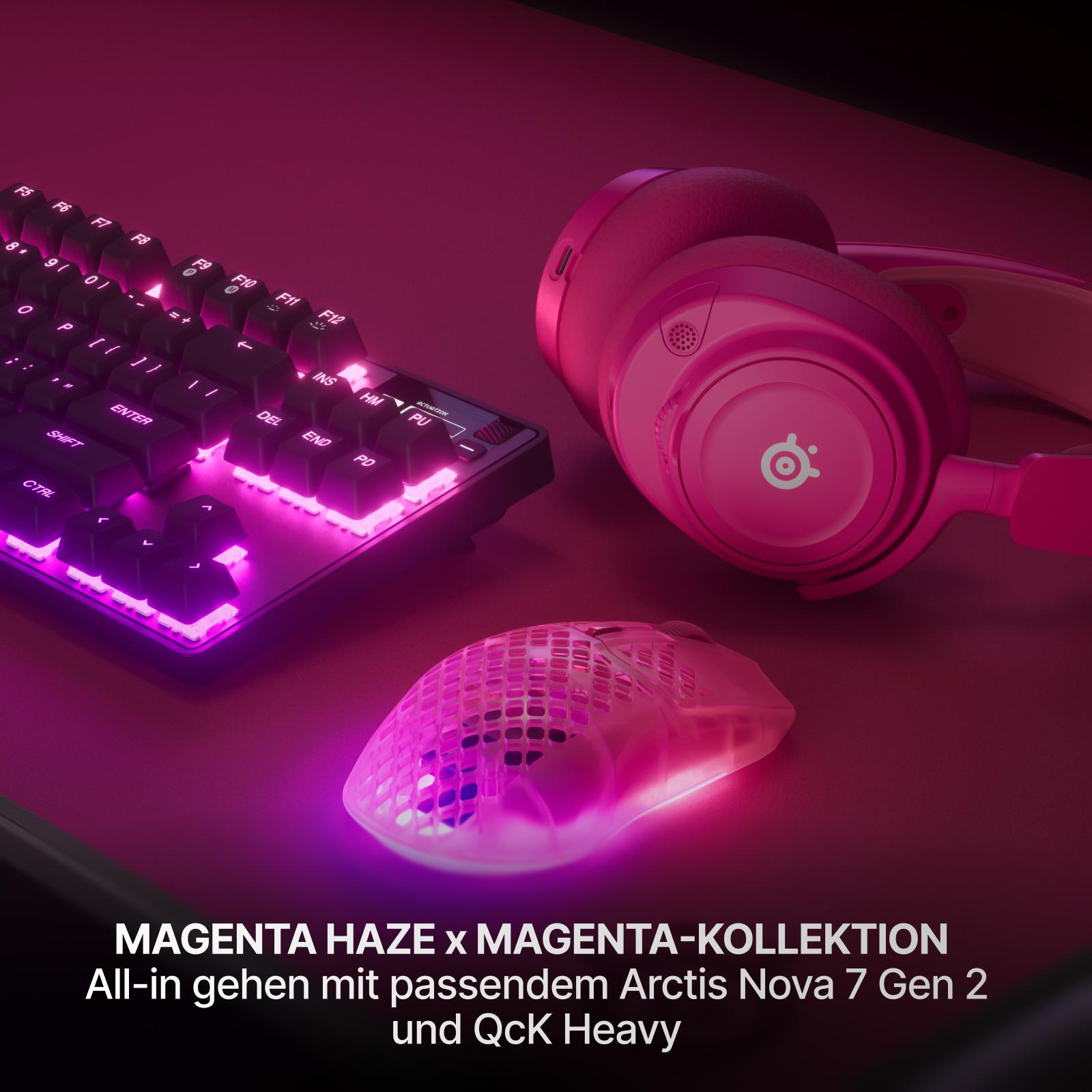 Pinke Gaming-Tastatur, Maus und Kopfhörer mit RGB-Beleuchtung.