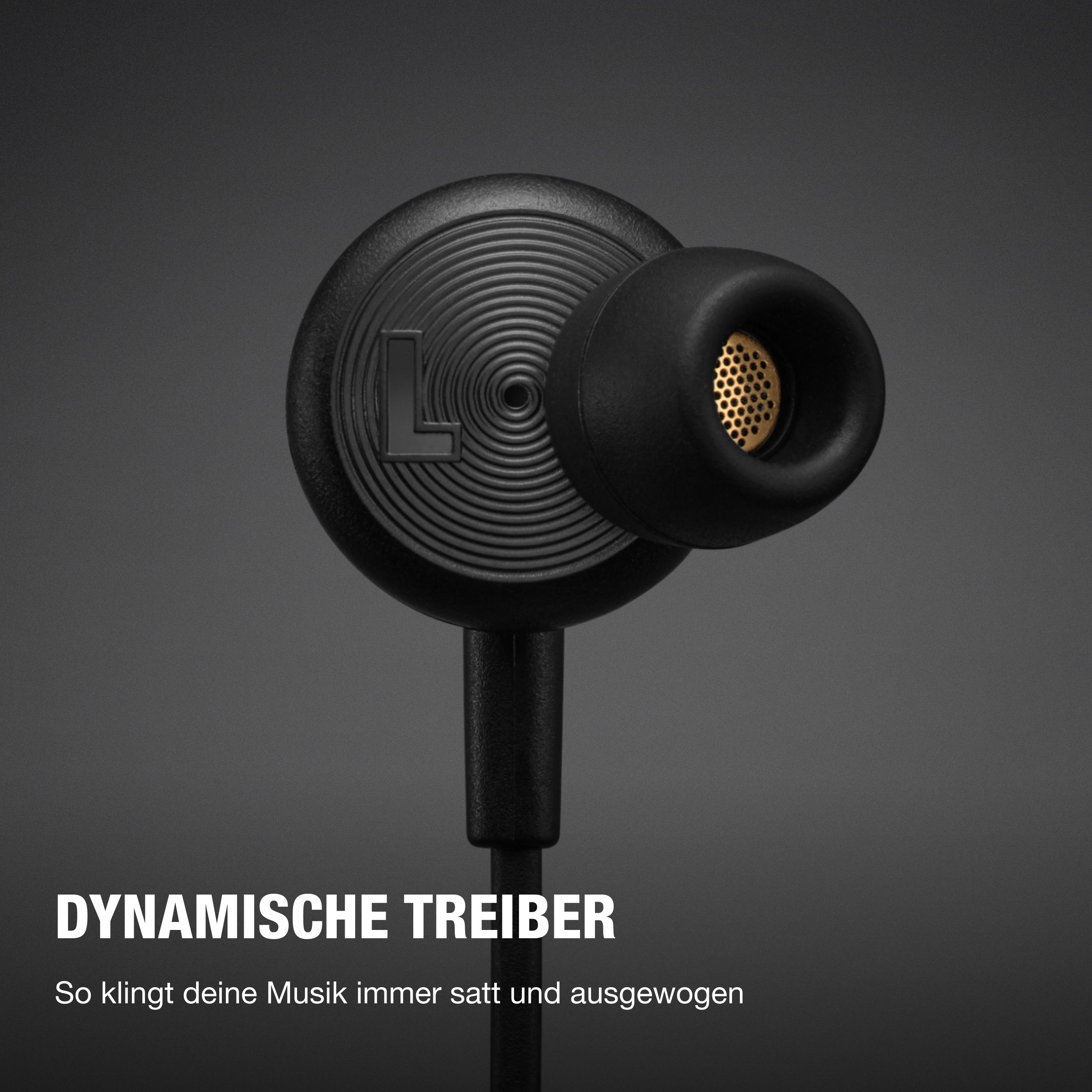 Schwarzer In-Ear-Kopfhörer mit L-Markierung und goldener Gitterspitze.