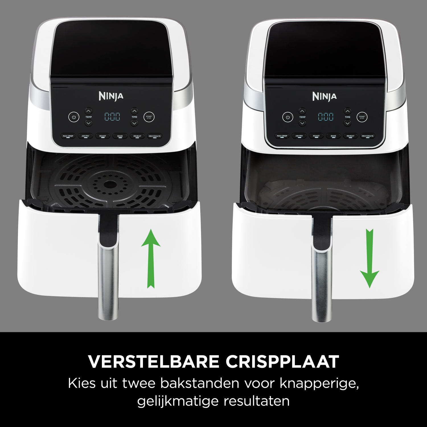 Twee witte Ninja airfryers naast elkaar, één met de mand omhoog.