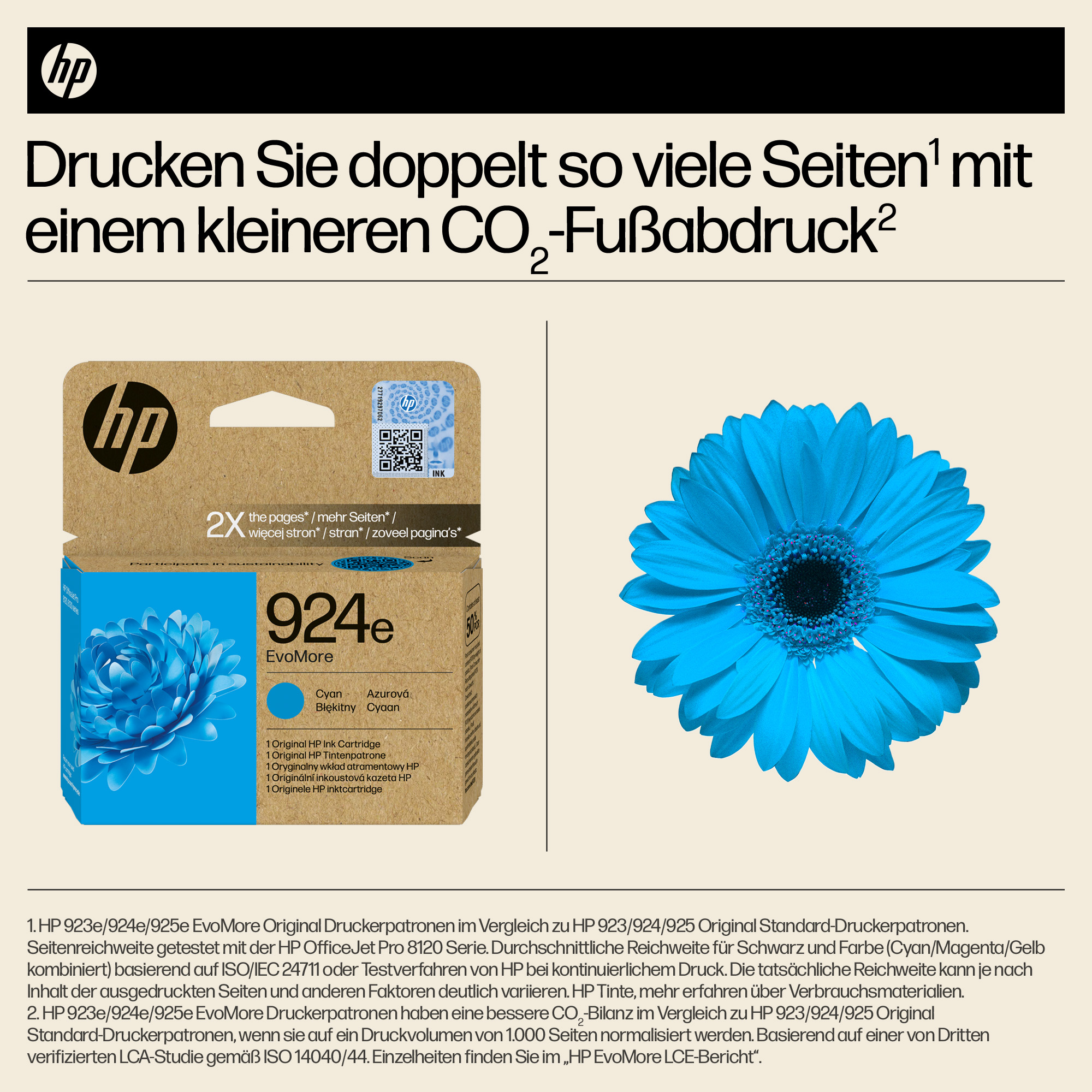HP-Druckerpatrone 924e EvoMore Cyan neben einem blauen Gerbera-Blütenkopf.