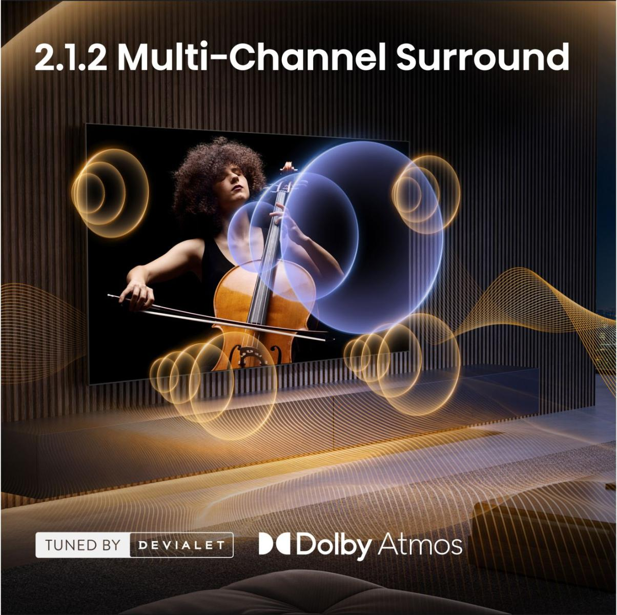 Frau spielt Cello vor einem Fernseher mit Soundwellen.
