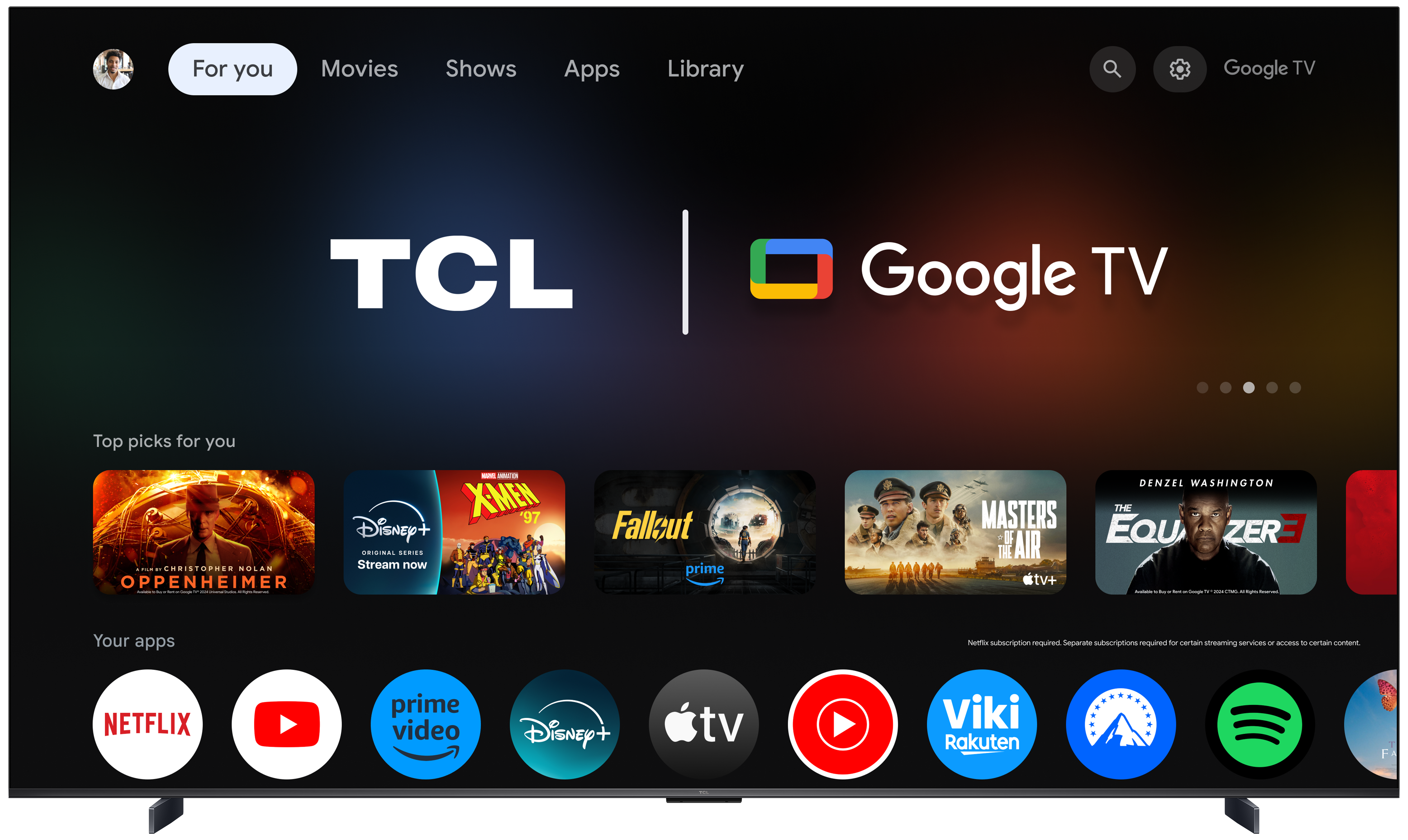 Google TV-Startbildschirm mit Film- und App-Empfehlungen. TCL-Logo oben.
