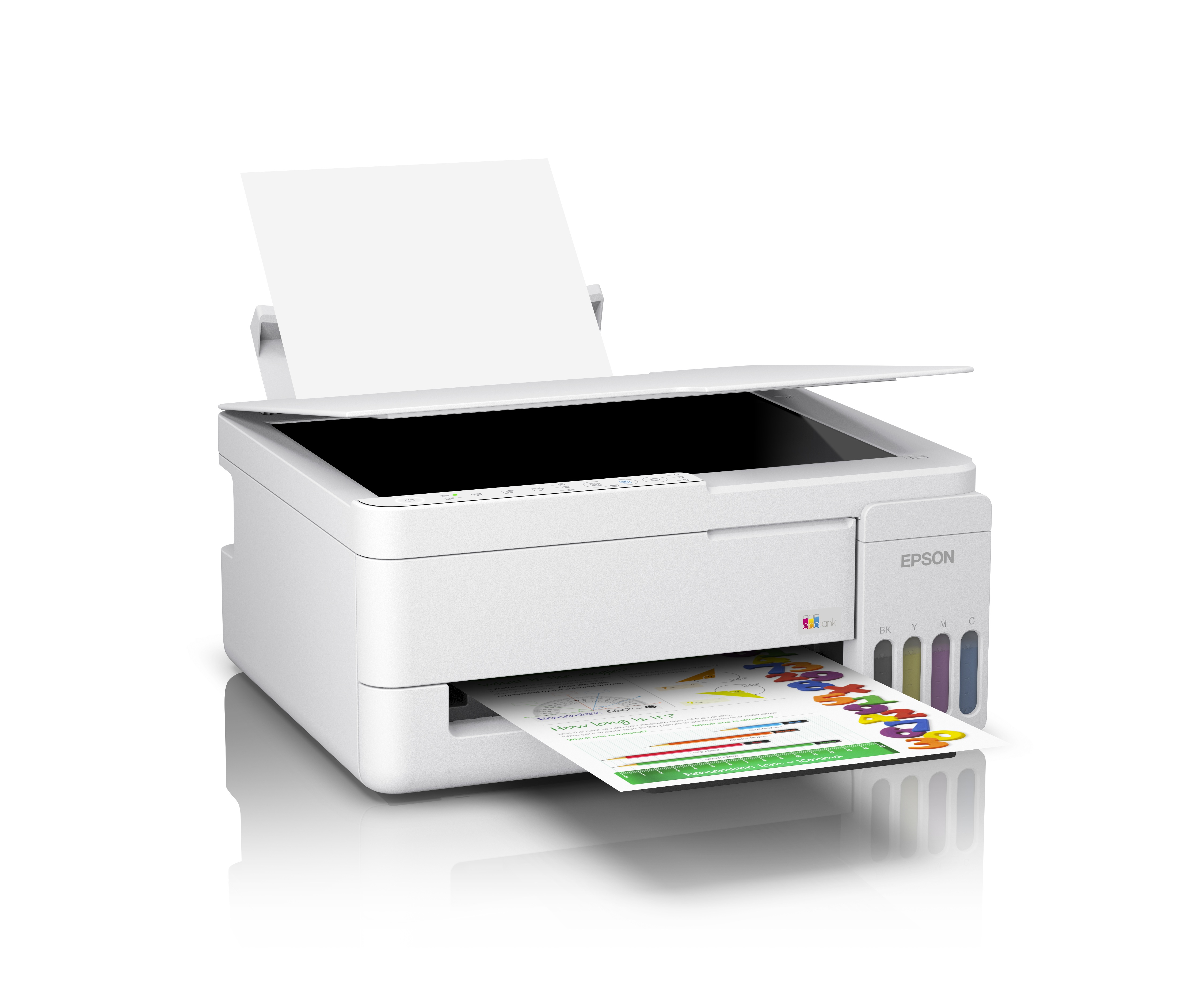 Beyaz bir Epson yazıcı, sayılar ve grafikler içeren bir kağıt yazdırıyor. Mürekkep tankları görünüyor.