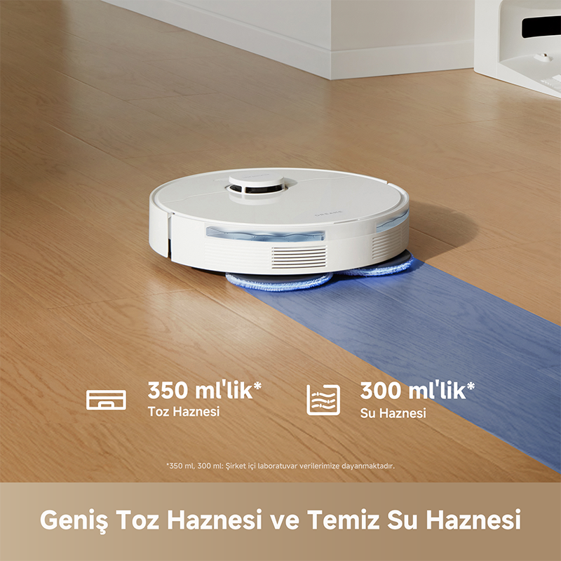 Beyaz robot süpürge ahşap zemini temizliyor, 350ml toz ve 300ml su haznesine sahip.