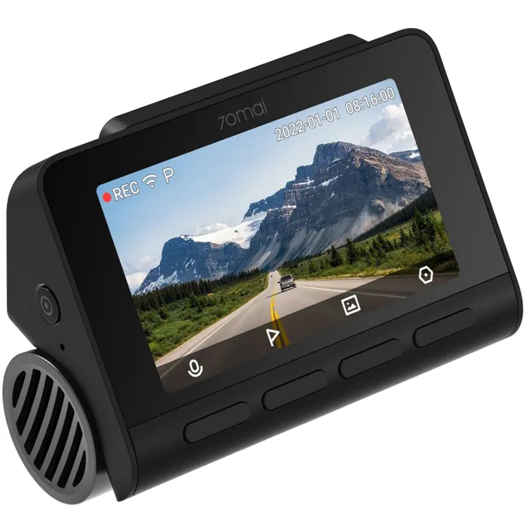 Kamera samochodowa 70mai wyświetla na ekranie górski krajobraz z drogą i samochodem.