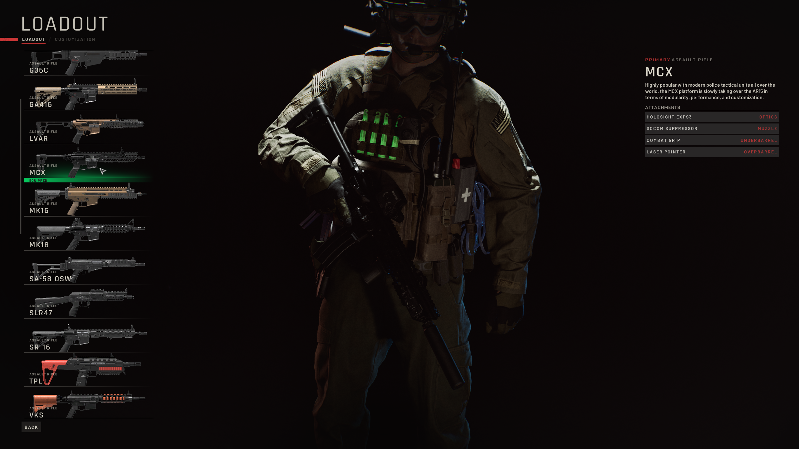 Ein Soldat in Uniform mit Ausrüstung und Waffen im Auswahlmenü.