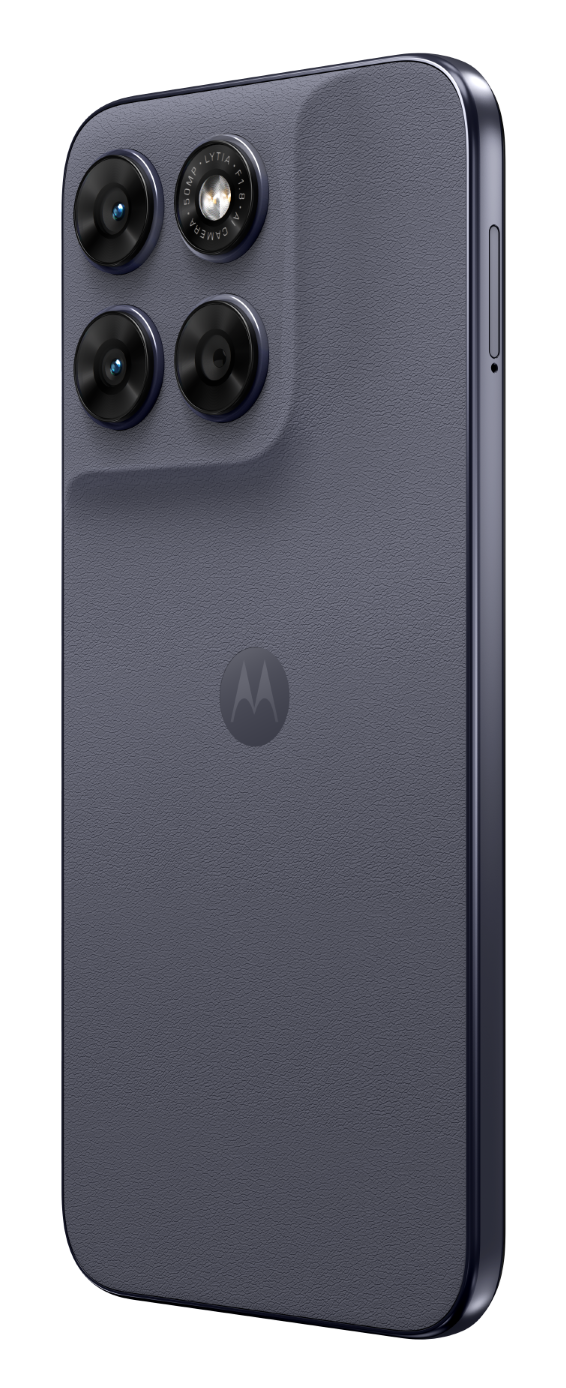 Tył szarofioletowego smartfona Motorola z czterema aparatami i logo Motorola.