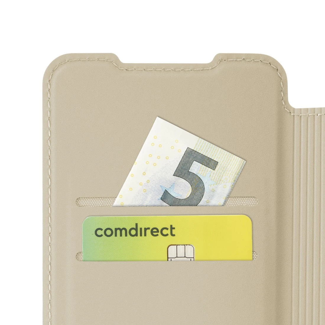 Ein 5-Euro-Schein und eine comdirect-Karte in einer beige Hülle.