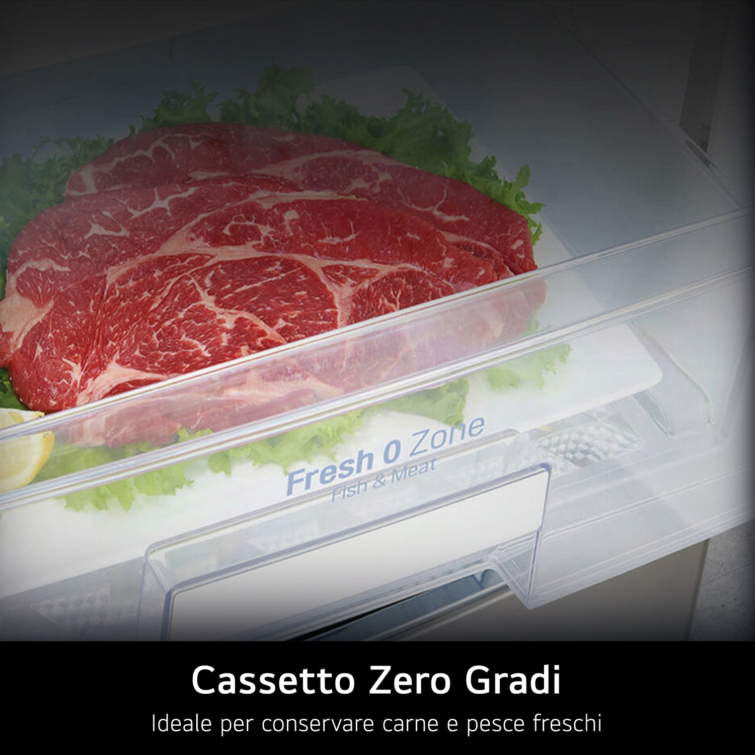 Manzo crudo su lattuga in un cassetto del frigorifero etichettato 'Fresh 0 Zone'.