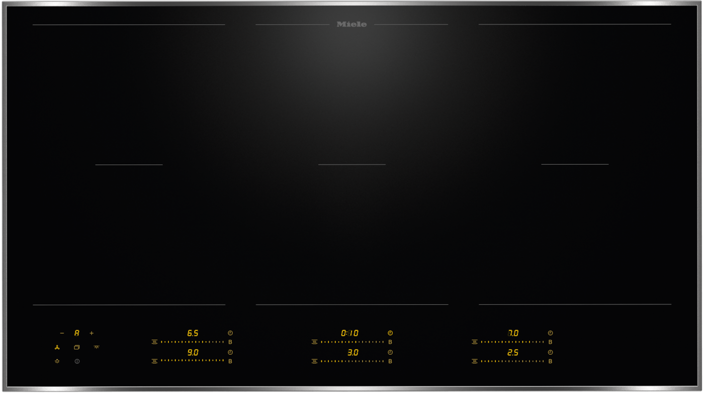 Ein schwarzes Miele Induktionskochfeld mit digitalen Anzeigen für Kochzonen.