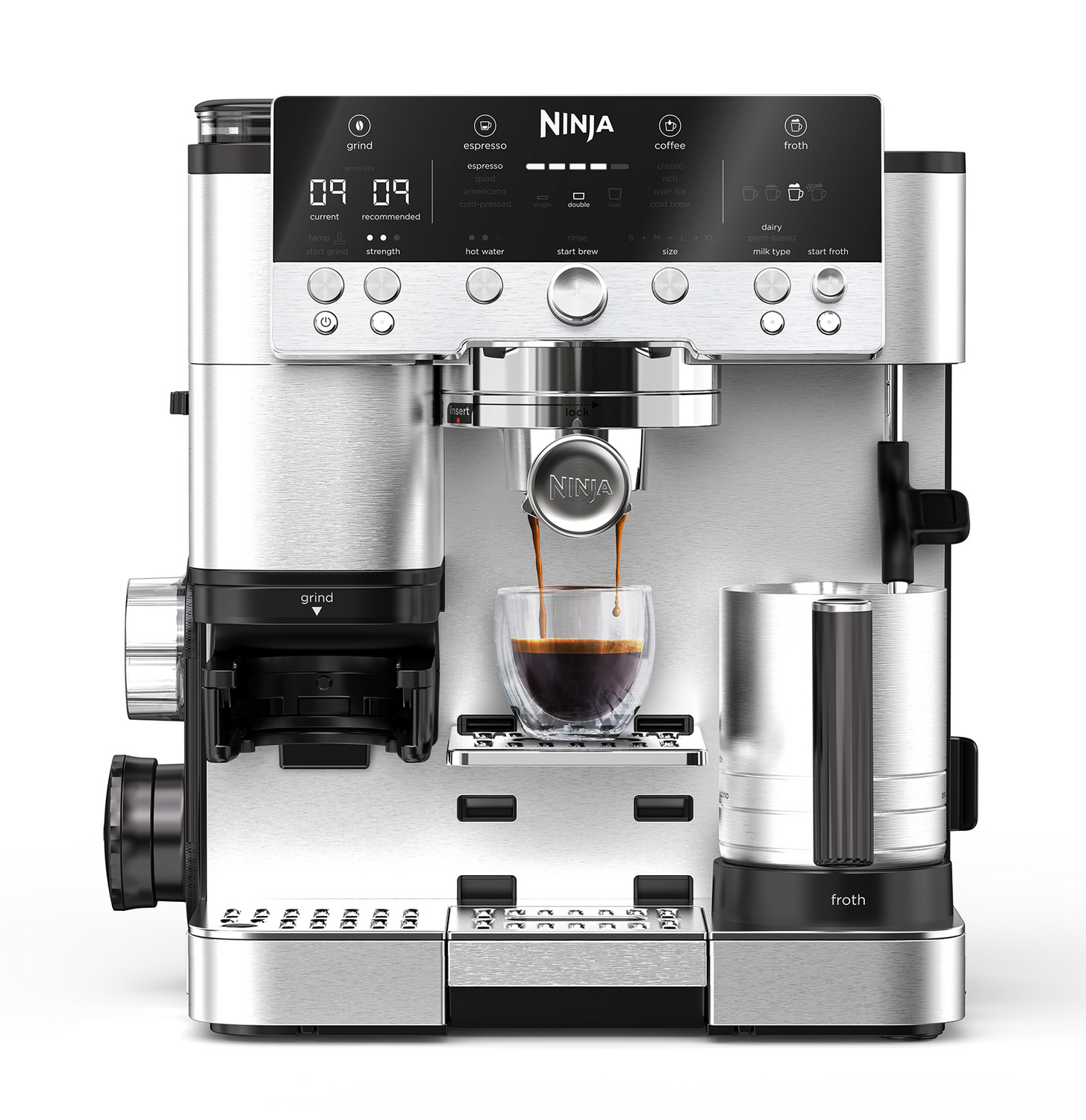 Una cafetera Ninja plateada con un vaso de espresso siendo preparado.