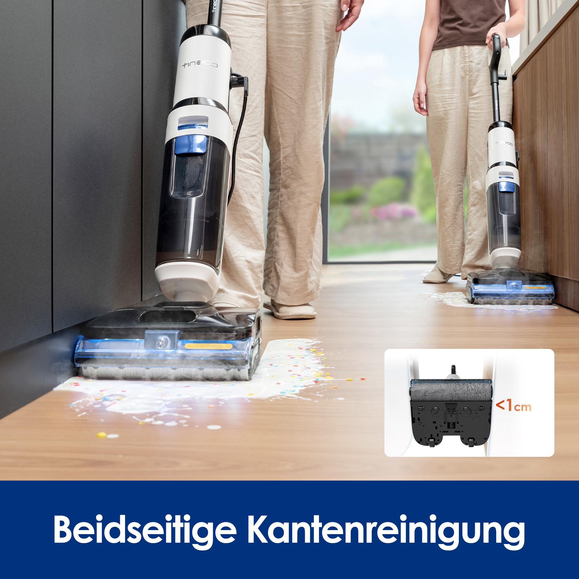 Bodenreiniger mit Bürste reinigt verschüttetes Material neben der Kante.