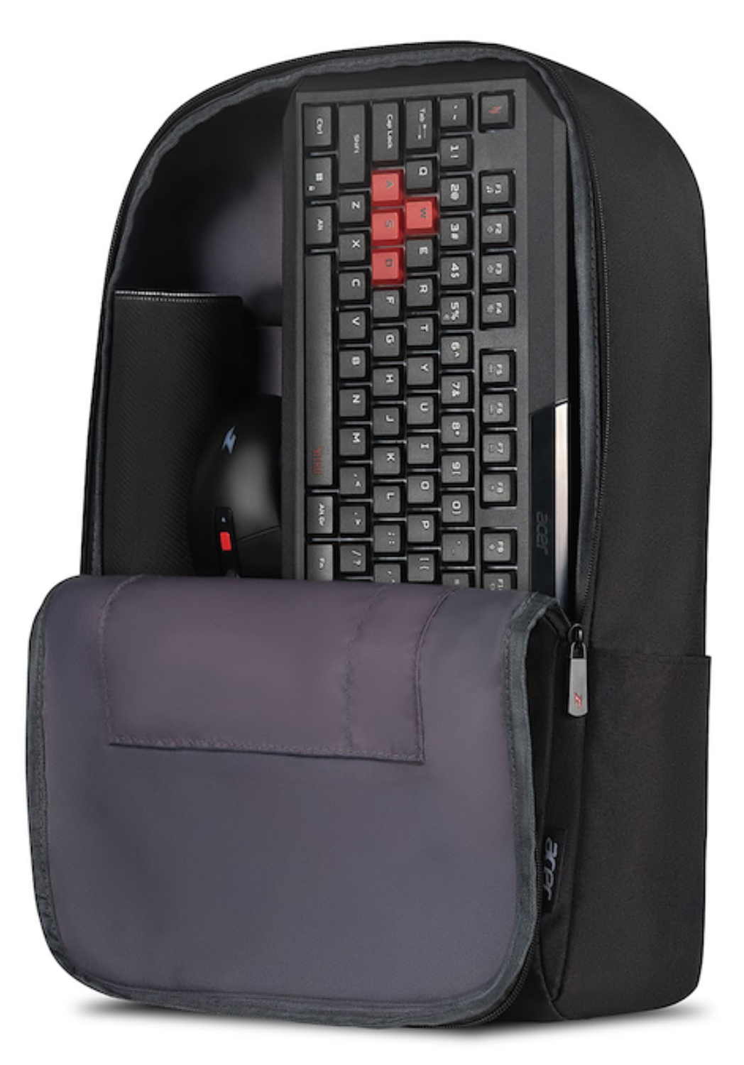 Mochila negra con teclado y ratón en el interior.