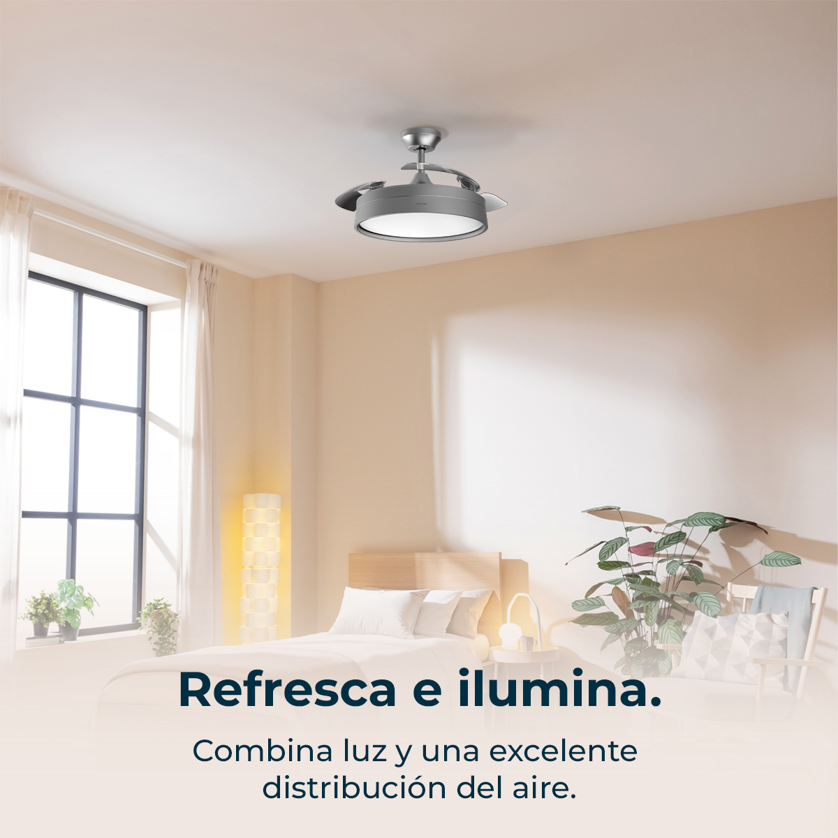 Un dormitorio con ventilador de techo con luz, cama y ventana.