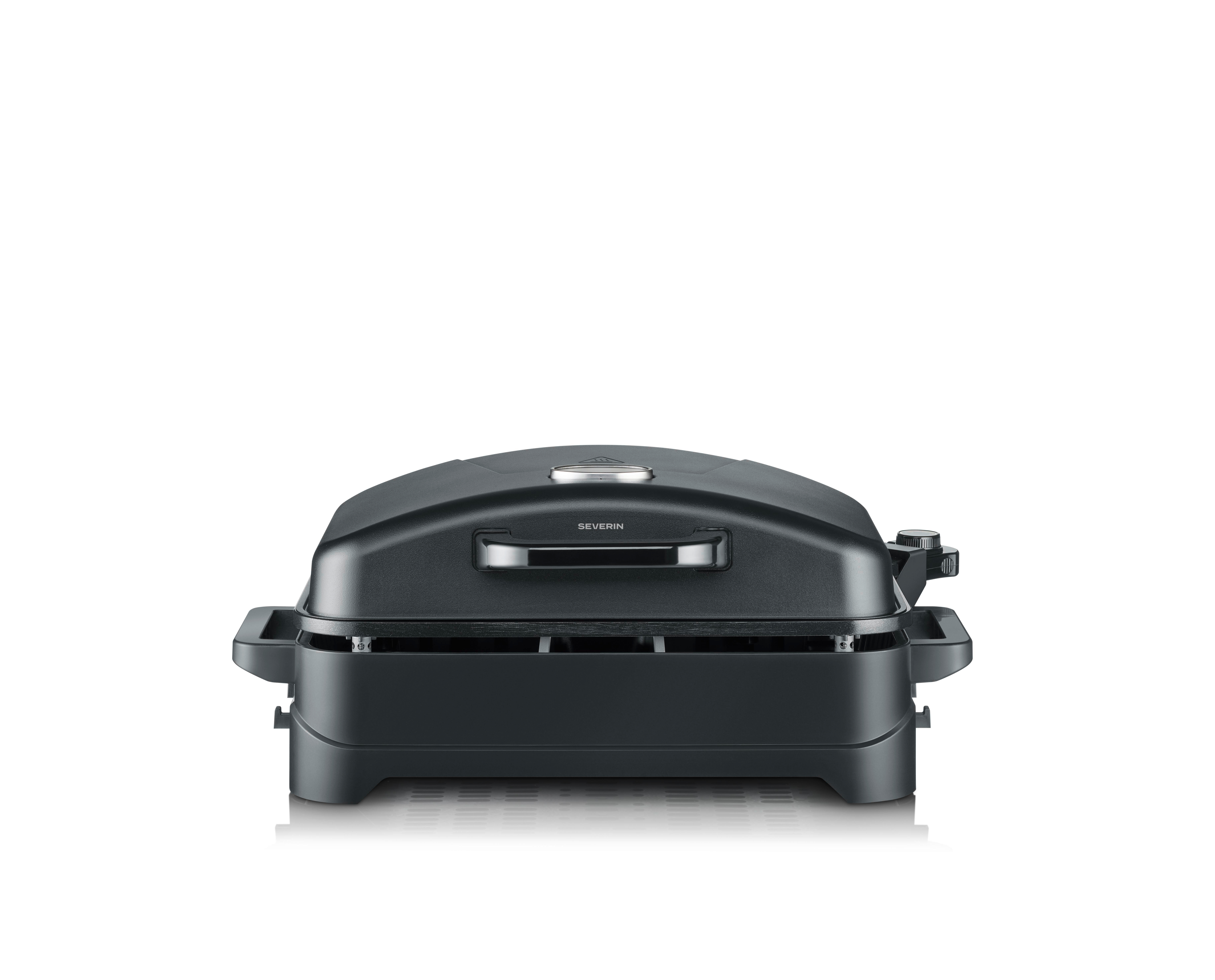 Ein geschlossener, schwarzer Kontaktgrill von Severin mit silbernem Griff.