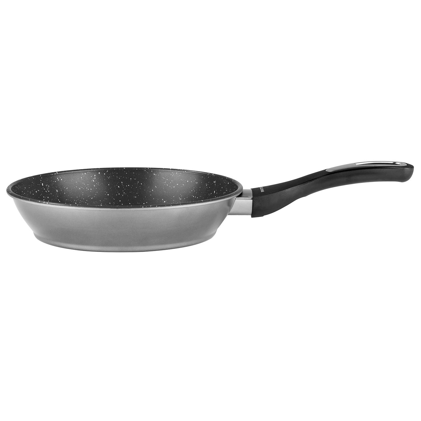 Graue Bratpfanne mit schwarzem Griff, Innenfläche mit Sprenkelmuster.