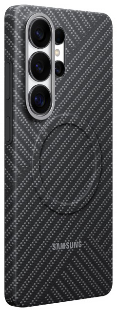 Fekete telefontok szénszálas mintával, kamerasorral és Samsung logóval.