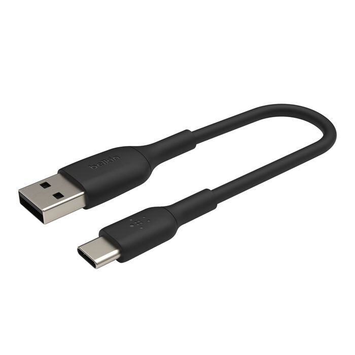 Cable Belkin USB-A a USB-C negro con conectores plateados sobre fondo blanco.