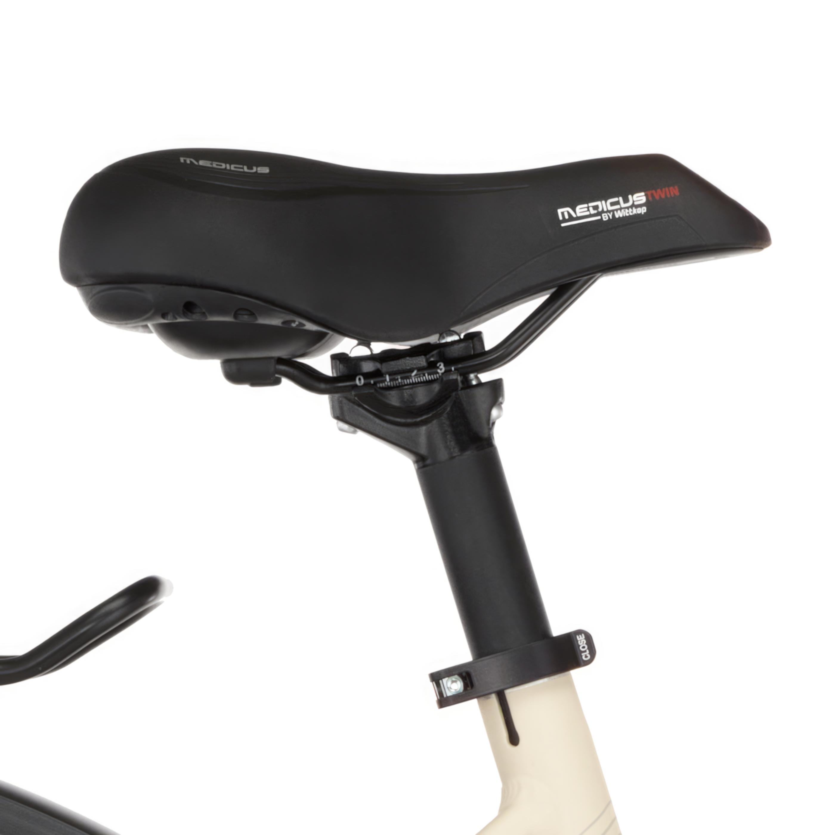 Schwarzer Fahrradsattel mit "MEDICUS TWIN" Logo auf weißem Hintergrund.