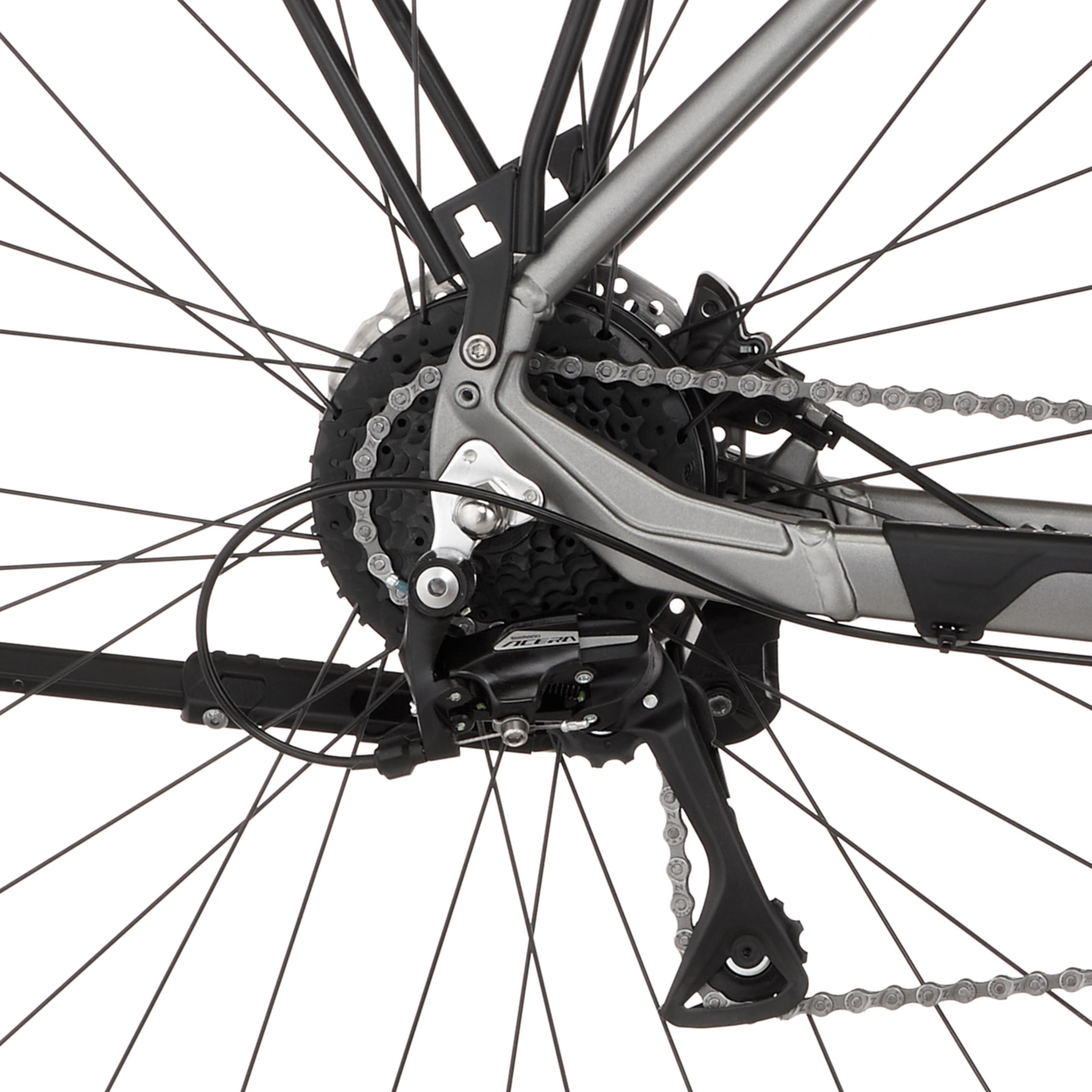 Nahaufnahme der Fahrradschaltung mit Kette, Kassette und Speichen.