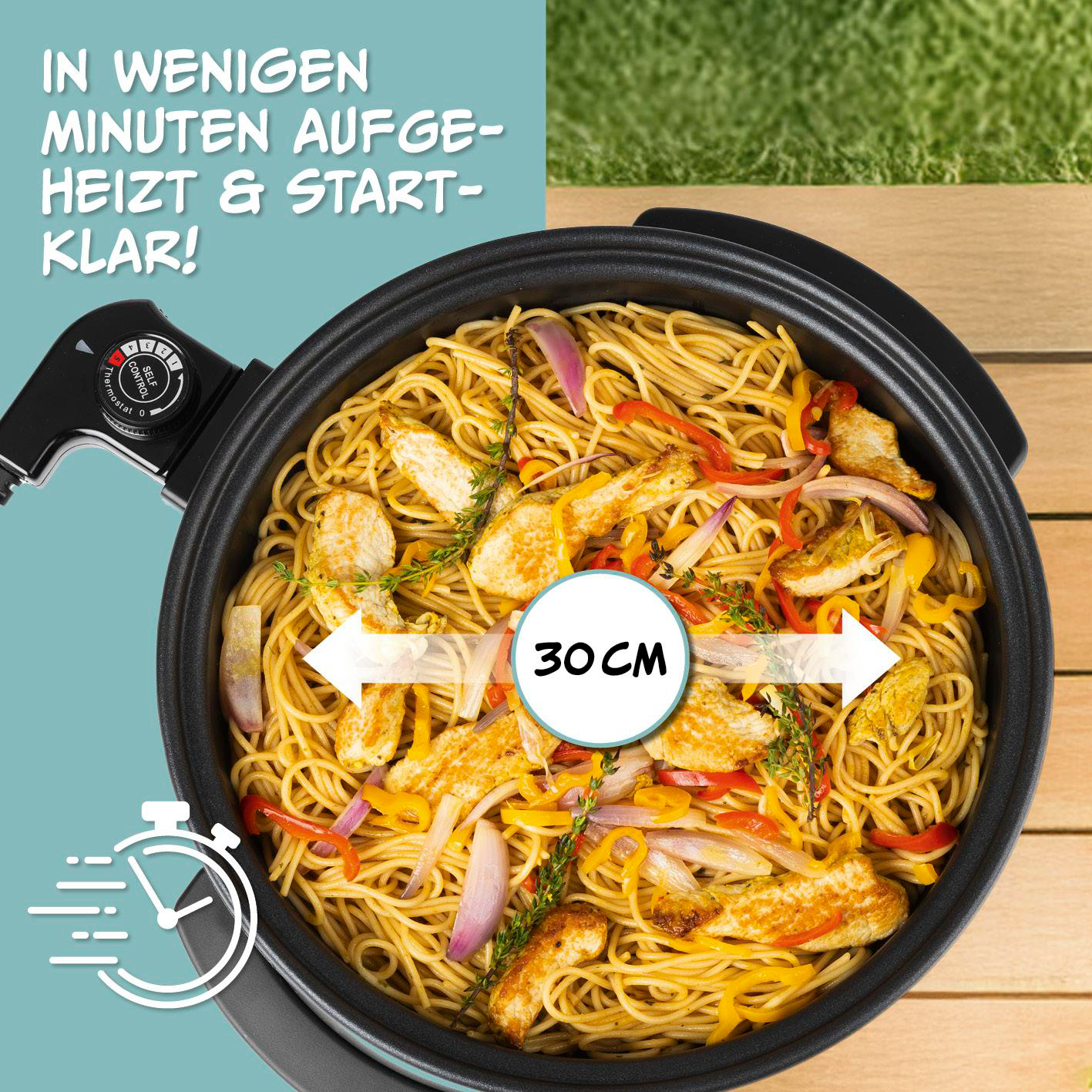 Nudeln mit Huhn und Paprika in einer Pfanne, 30cm Durchmesser.