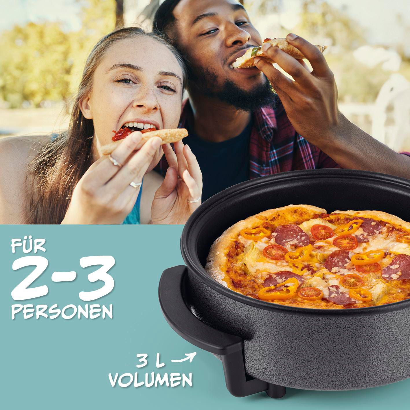 Ein Mann und eine Frau essen Pizza. Eine Pfanne mit Pizza ist zu sehen.
